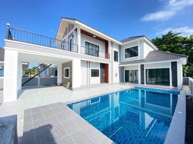 บ้านพร้อมสระว่ายน้ำ ขนาด4ห้องนอน 5ห้องน้ำ(ห้องน้ำในตัวทุกห้อง)