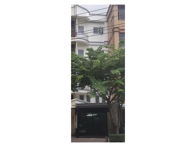 ให้เช่าอาคารพาณิชย์ 5 ชั้น 26 ตร.วา เหมาะทำการค้าขาย ติดถนนลาดพร้าว 71 ซอยนาคนิวาส 32 ใกล้เซ็นทรัลอีสต์วิลล์ (ADT833)