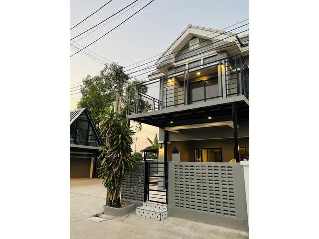 ขายด่วน ทาวน์โฮม หมู่บ้านวิเศษสุขนคร เฟส 4