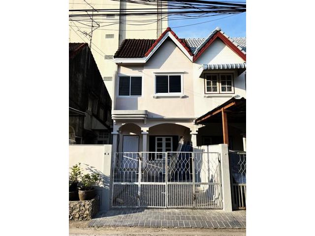 [0435] ให้เช่า ทาวน์เฮาส์ 2 ชั้น หลังมุม 23 ตร.วา 2นอน 2น้ำ 1รับแ