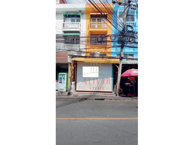 ให้เช่า อาคารพาณิชย์ 3 ชั้น ติดถนน ทำเลดี ย่าน ห้วยขวาง