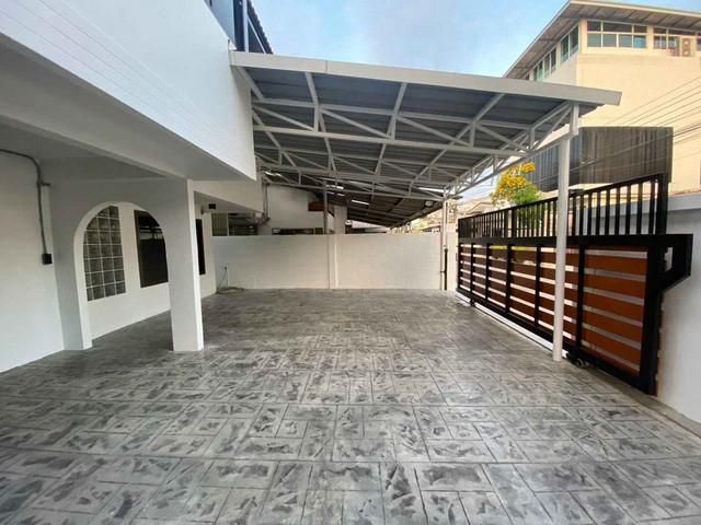 For Rent House ให้เช่าบ้านเดี่ยว2ชั้นรีโนเวทใหม่ย่านทาวน์อินทาวน์ รามคำแหง ลาดพร้าว ใกล้เลียบด่วน