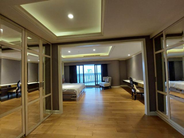State Tower Silom for rent 1 bedroom 1 bathroom 88.52 sqm. rental 26,000 baht/month