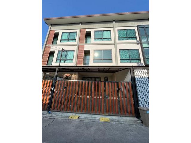 ให้เช่าทาวน์โฮม 3 ชั้น 4 ห้องนอน ซอยปุณณวิถี 31 สุุขุมวิท 101 ทับ