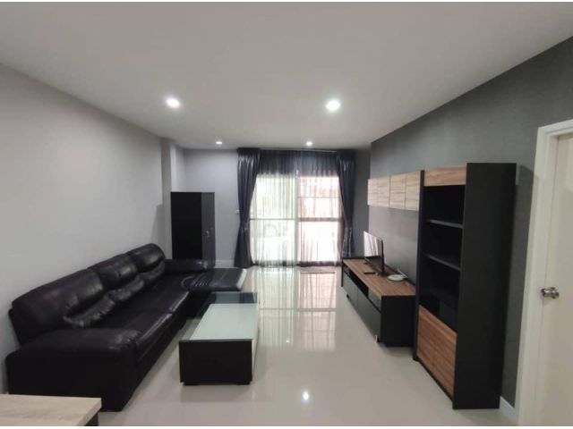 บ้านให้เช่า The Exclusive วงแหวน - รามอินทรา หลังมุม