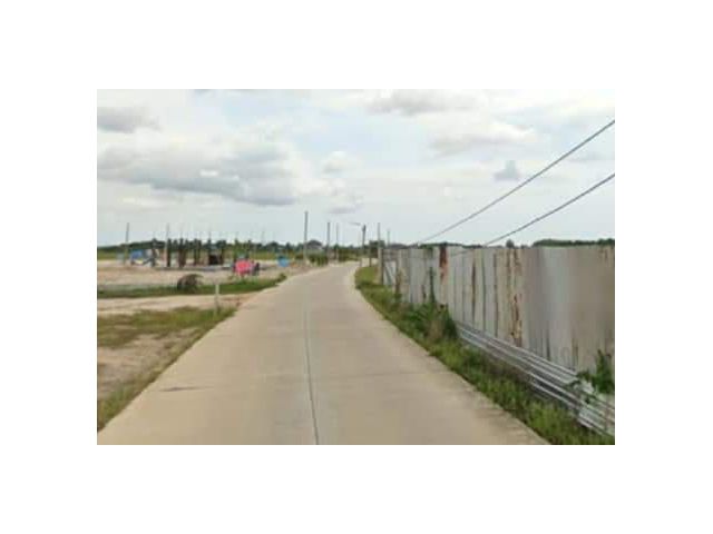 ขายที่ดินตำบลตาขันด้านหน้าติดคอนกรีตด้านหลังติดคลองเหมาะปลูกบ้าน