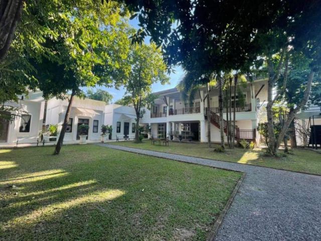 พูลวิลล่า ″สไตล์ Colonial House ติดริมน้ำปิง″ แนะนำสายลงทุน คุ้มที่สุดในตอนนี้