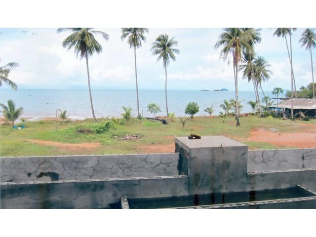 ขายที่ดินพร้อมสิ่งปลูกสร้าง  ติดชายหาด เกาะช้าง. จ. ตราด  ( โครงสร้างโรงแรม)  เนื้อที่รวม 3-0-41 ไร่