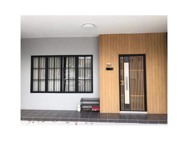 ให้เช่าทาวน์โฮม 2 ชั้น 21 ตร.วา ตกแต่งสวยพร้อมเฟอร์ฯ The connect35 ซอยพัฒนาการ 44 ใกล้ซีคอนสแควร์ (ADT882)