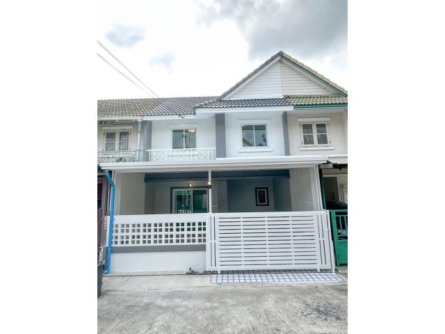 บ้านสวยมาใหม่ ทาวน์เฮ้าส์ 2 ชั้น  หมู่บ้านพฤกษา30