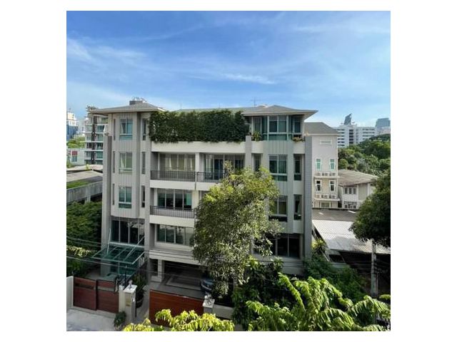 ให้เช่าพื้นที่สำนักงานชั้น 3 พื้นที่ 207 ตร.ม. ตกแต่งสวยมีห้องประชุม ย่านทองหล่อ ซอยสุขุมวิท55 ใกล้ BTS ทองหล่อ (ADT891)