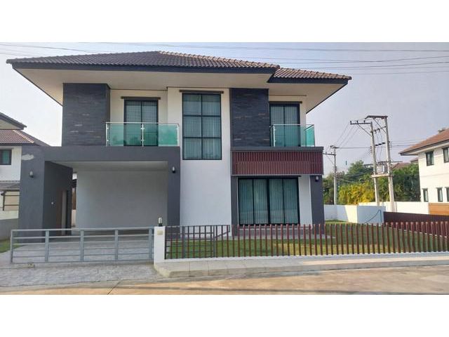 ขายบ้านใหม่พร้อมที่ดิน 71 ตรว. ถนนลำปาง-แม่ทะ จ.ลำปาง