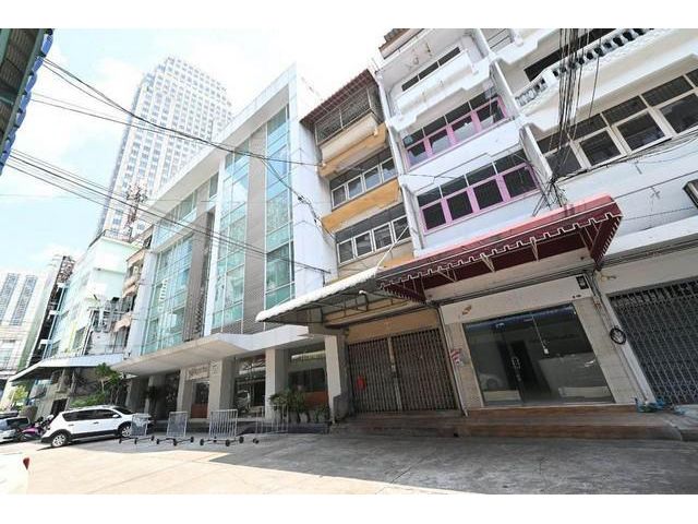 ให้เช่าอาคาร 5 ชั้น 400 ตรม.ใกล้ BTS อโศก เหมาะทำคลินิก หรือออฟฟิ