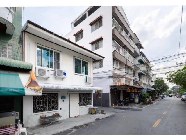 ให้เช่าบ้าน 2 ชั้น 4 ห้องนอน ซอยสุขุมวิท 49 ใกล้สมิติเวชสุขุมวิท