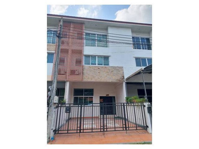 ให้เช่าทาวน์โฮม 3 ชั้น 20 ตร.วา ย่านทาวน์อินทาวน์