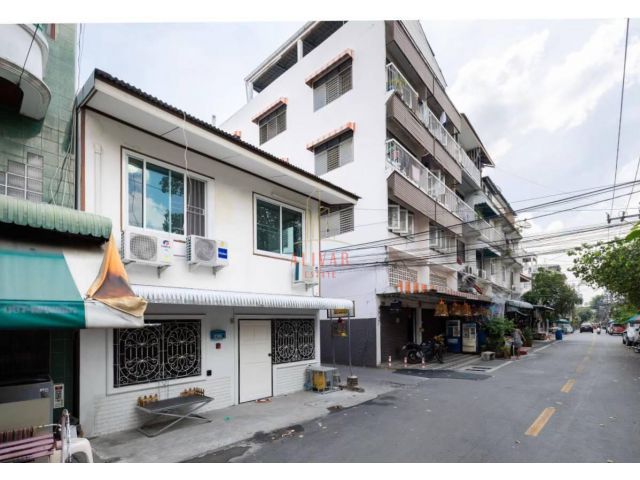 ให้เช่า ทาวน์เฮ้าส์ 2 ชั้น สุขุมวิท 49 ใกล้ โรงพยาบาลสมิติเวช สุข