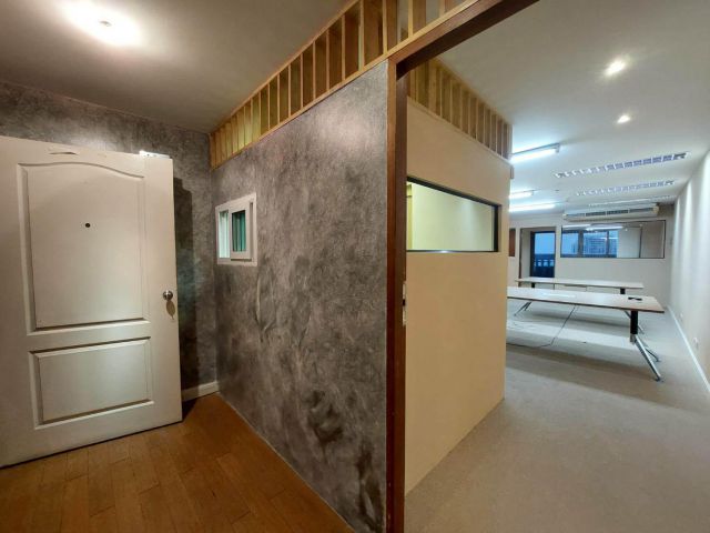 State Tower Silom for rent 1 bedroom 1 bathroom 68 sqm. rental 20,000 baht/month