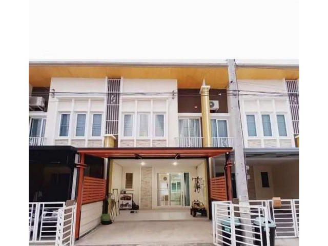 [0444]ทาวน์โฮมโกลเด้นท์ทาว์น เฉลิมพระเกียรติ  4นอน 3น้ำ 2 ที่จอดร