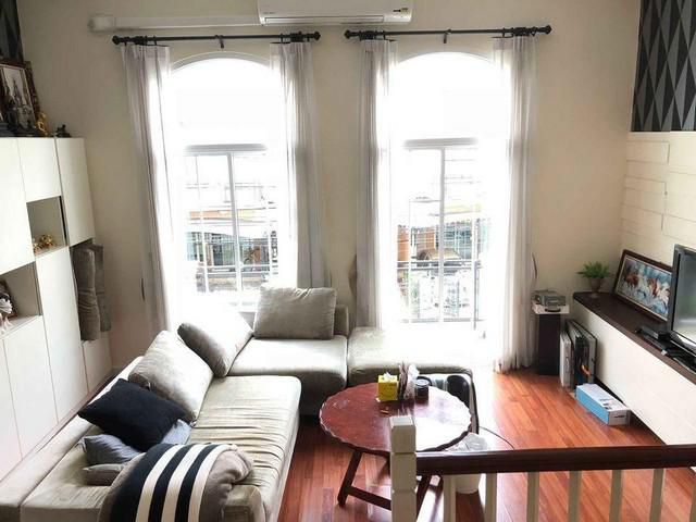 ขายทาวน์โฮม3ชั้น  The Metro Rama 9 ย่าน พระราม9 เขตประเวศ หลังใหญ่สุดของโครงการ  ราคาขาย 4,440,000 บาท