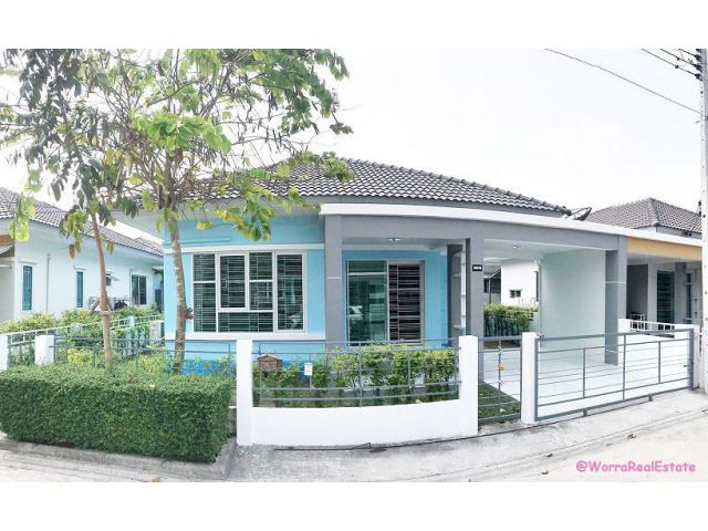 บ้านเดี่ยว 2ห้องนอน 2ห้องน้ำ พื้นที่ 44ตรว. หมู่บ้านพรภิรมย์ สาย 11 เลขที่ 98/113 ตั้งอยู่ ต.มาบข่า อ.นิคมพัฒนา จ.ระยอง