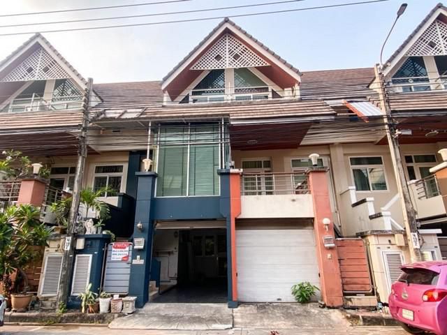 ให้แจ้งรหัส BS04-004  เมอริท เพลส ลาดพร้าว 87