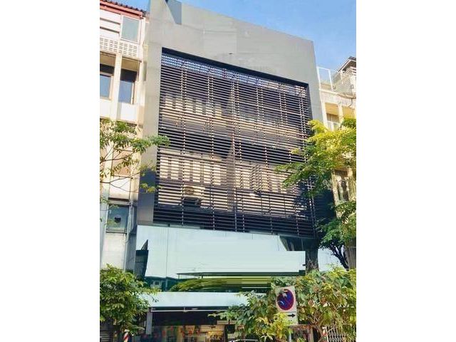 BH2130 *for rent   ให้เช่าอาคารพาณิชย์ 4ชั้น 2คูหา ริมถนนสุขุมวิท