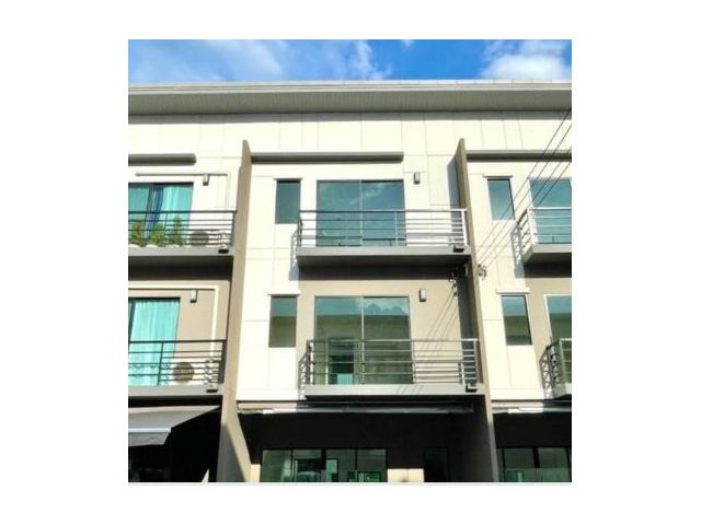 ให้เช่าทาวน์โฮม3 ชั้น บ้านกลางเมือง ศรีนครินทร์- อ่อนนุช