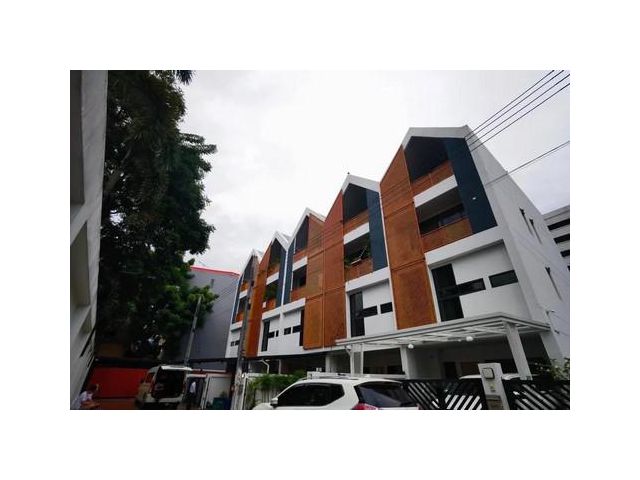 ขายทาวน์โฮม 3 ชั้น โครงการ The loft by I-zen ซอยนาคนิวาส 48 ลาดพร้าว71 ใกล้เลียบทางด่วนเอกมัย-รามอินทรา (ADT948)