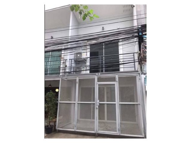 ให้เช่าทาวน์เฮ้าส์ 2 ชั้น 20 ตร.วา แต่งสวยอนุญาตให้จดบริษัท ซอยงามวงศ์วาน 12 ใกล้พันธุ์ทิพย์ เดอะมอลล์ (ADN949)