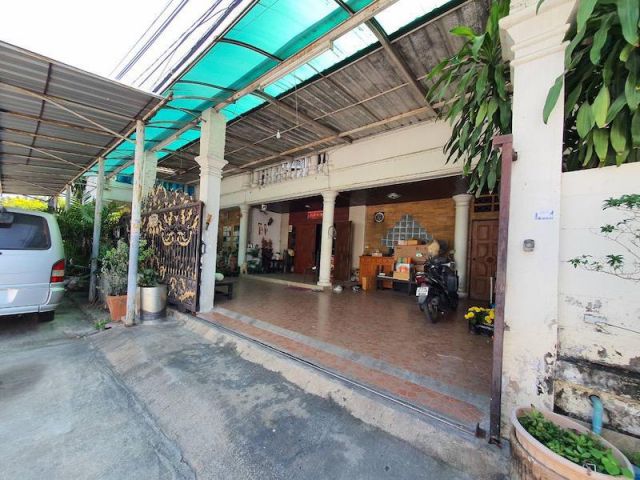 ขายบ้านเดี่ยว 2 ชั้น บิวท์อินทั้งหลัง ถนนพุทธมณฑลสาย 3 ซอย 23