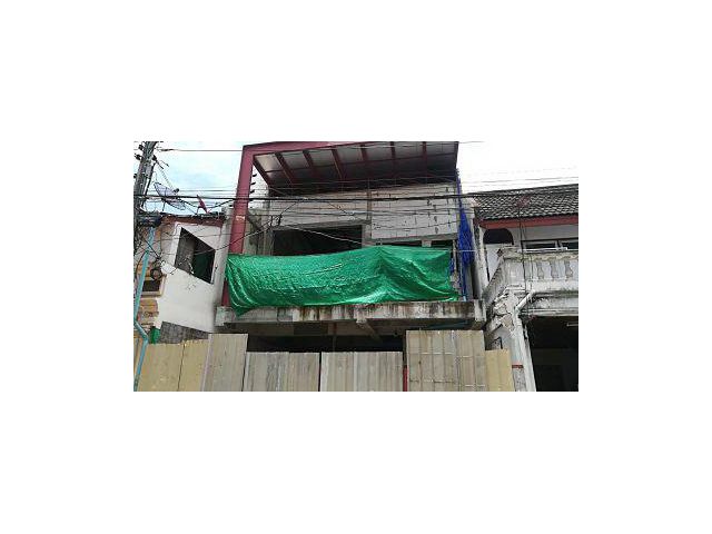 Sale old construction need to renovation for Home Phrom Phrong