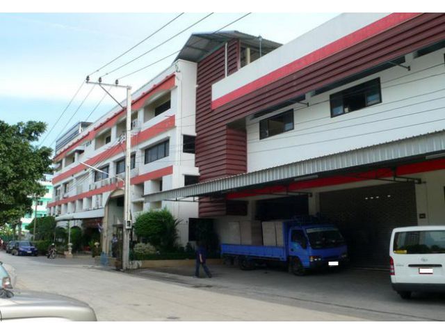 ขายโรงงานพร้อมโกดัง คลังสินค้า ซอยรามคำแหง 42 ขายพร้อมอุปกรณ์ สามารถดำเนินการต่อได้เลย