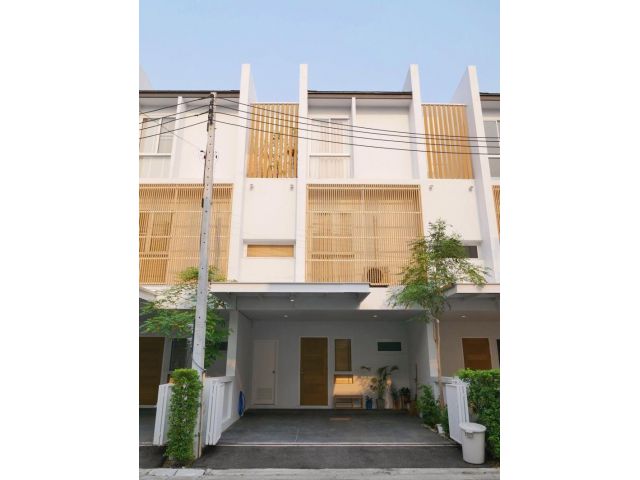 ขายทาวน์โฮมเมืองเชียงใหม่ ในโครงการMonotown2 เนื้อที่ 22 ตร.วา ราคา 4.6 ล้าน
