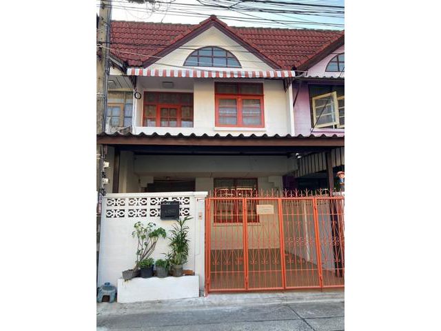 ปล่อยเช่าบ้าน หมู่บ้านระเบียงทอง 3 ซ.นาคนิวาส 44 ในเขตลาดพร้าว