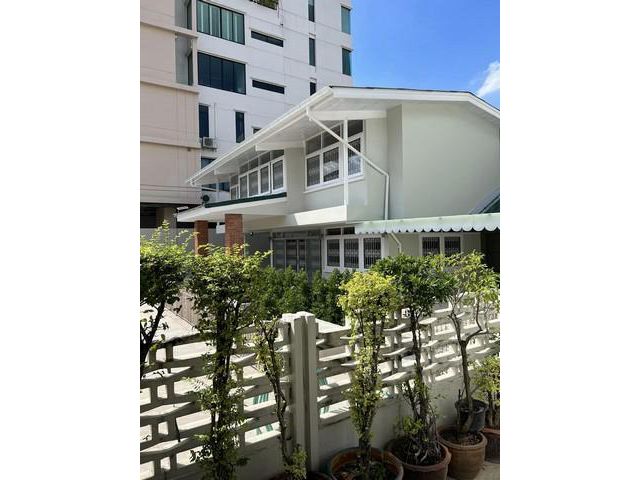 ให้เช่าบ้านเดี่ยว2ชั้น 300 ตร.ม.ย่านเดอะไนนท์ พระราม9