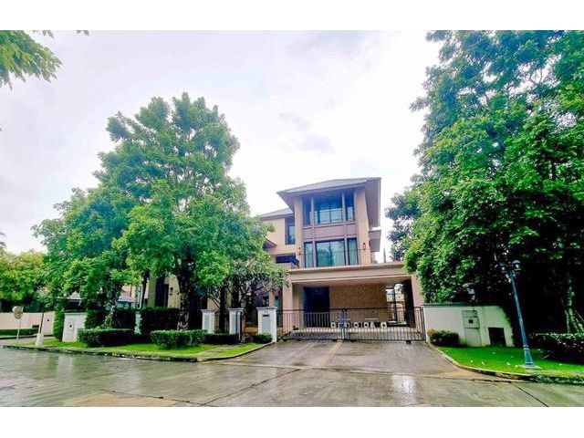 คฤหาสน์หรู 5นอน ครบ ติดแฟชั่น รามอินทรา 3ชั้น  135ตร.ว. พรอมานาด