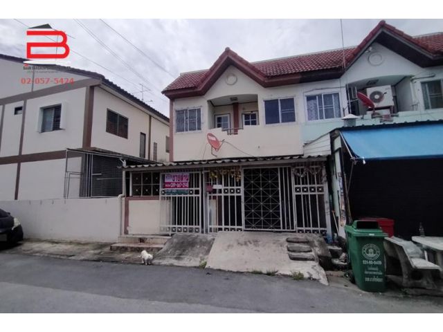 ทาวน์เฮาส์ หมู่บ้าน รัตนาวดี เนื้อที่ 27.9 ตรว. ถนนกาญจนาภิเษก อ.บางบัวทอง จ.นนทบุรี