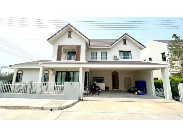 ให้เช่าบ้านหางดง ใกล้โรงเรียนนานาชาติเกรซ ราคาเช่า 40,000 บาท พร้อมเฟอร์เจอร์ครบ