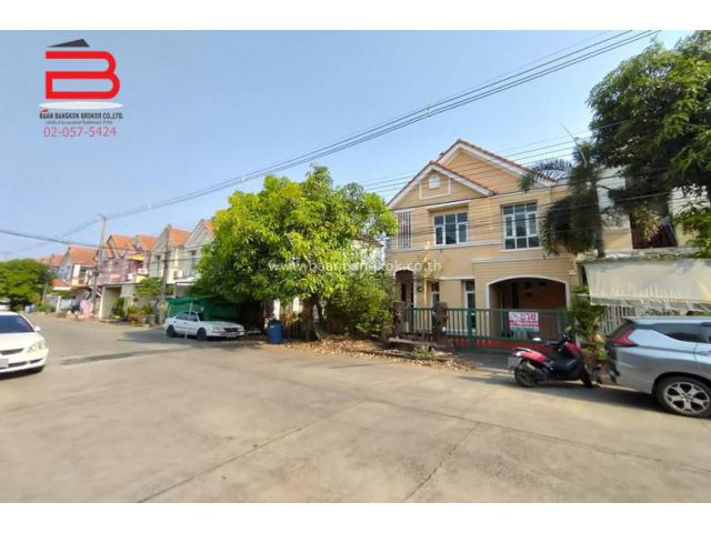 ทาวน์เฮาส์ หลังริม โครงการ วรารักษ์ คลอง 4 เนื้อที่ 36.7 ตรว. ถนนลำลูกกา อ.ลำลูกกา จ.ปทุมธานี
