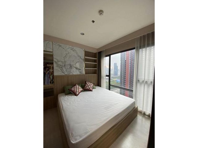 ให้เช่า คอนโด RHYTHM ASOKE 1  ห้องมุมมีระเบียง - ระเบียงฝั่งตะวัน