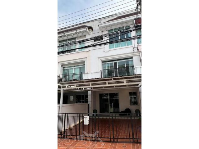 ทาวน์โฮม 3ชั้น บ้านกลางเมือง พระราม9-วงแหวน ถนนกรุงเทพกรีฑา