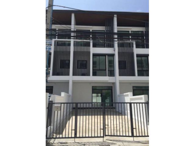ขายทาวน์โฮม 3 ชั้น โครงการ Cozy ซอยลาดพร้าว 71 นาคนิวาส24 ลาดพร้าว กทม.