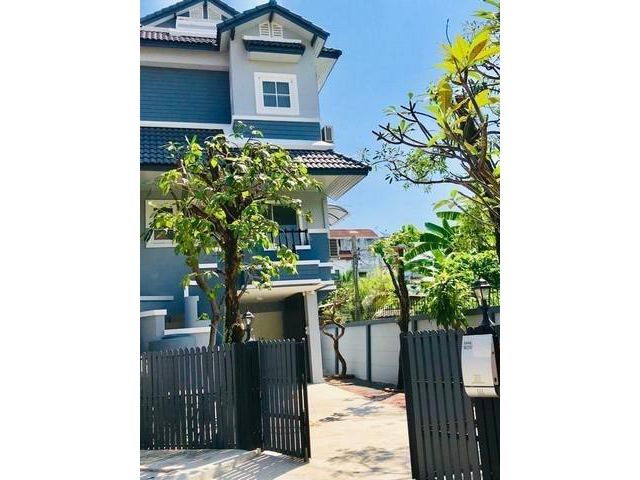 [A323]ทาวน์โฮม หลังมุม  สไตล์ยุโรป เน็พปาร์ค วิลล่า มัยลาภ