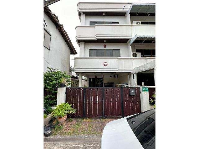 ขายทาวน์เฮาส์ 3 ชั้น หมู่บ้านปริยานนท์ สาธุประดิษฐ์57 เล่นระดับ ใจกลางพระราม3