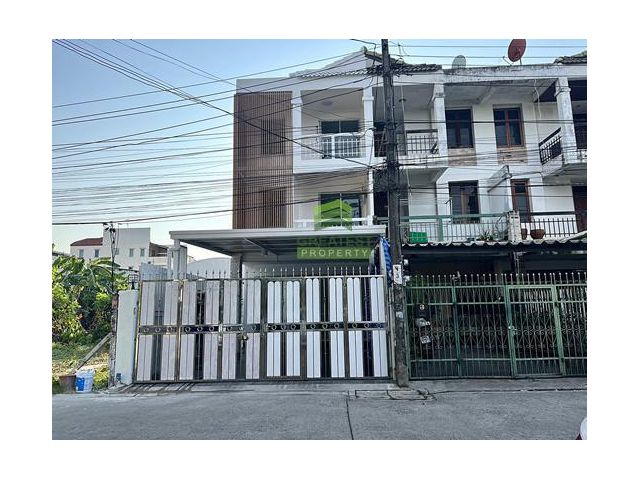 ขาย ให้เช่า ทาวน์โฮม 3 ชั้น เล่นระดับ ซอยสตรีวิทยา2 ซอย12 โชคชัย 4 ลาดพร้าว เนื้อที่ 31.80 ตร.ว รีโนเวทใหม่ สวย แปลงริม ทำเลดี เห