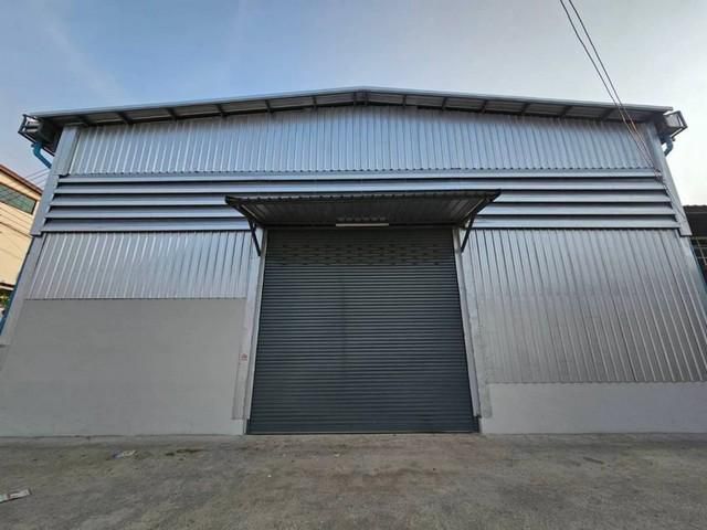 ให้เช่าโกดัง เนื้อที่ 100 ตร.ว. มีออฟฟิศ ซอยวัดด่าน1 ใกล้ถนนศรีนตรินทร์ 500 เมตร พื้นที่ใช้สอย 300 ตร.ม. กว้าง 15 x ลึก