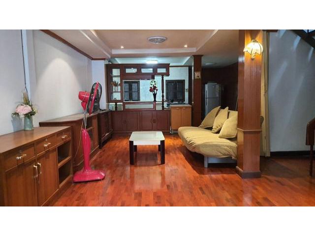 ให้เช่าทาวน์เฮาส์ 2 ชั้น หมู่บ้านวัฒนา ซอยสาธุประดิษฐ์15