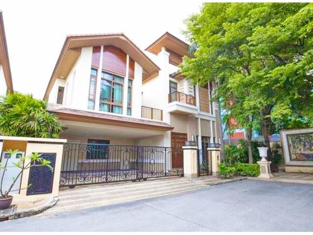 BTSพระโขนง สุขุมวิท 65-69 ให้เช่า คฤหาสน์หรูใหม่ บ้าน 4นอน 400ตรม