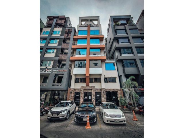 ให้เช่าอาคาร 7 ชั้น ย่านพระราม 9 ใกล้ รพ.พระราม 9 เหมาะทำออฟฟิศ