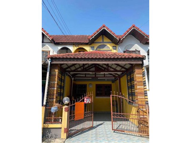 บ้านทาวน์เฮ้าส์ในหมู่บ้านสำเร็จวิลล์ 4